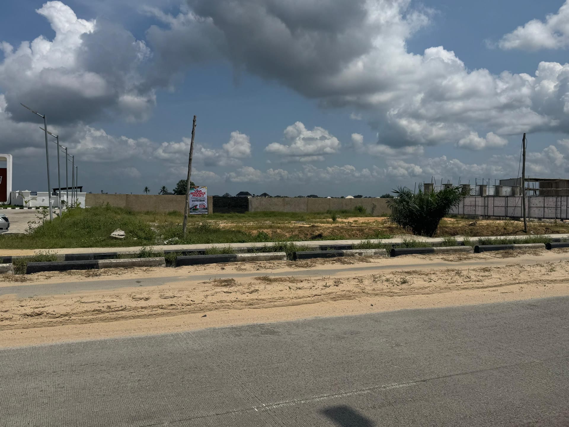 Expressway frontage